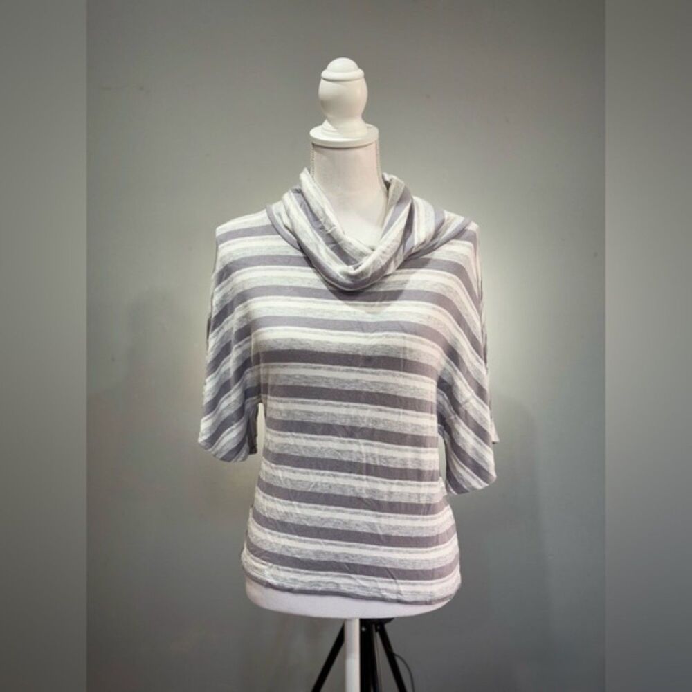 CLEAROUT! Lou & Grey S/S Cowl Top Size S GUC